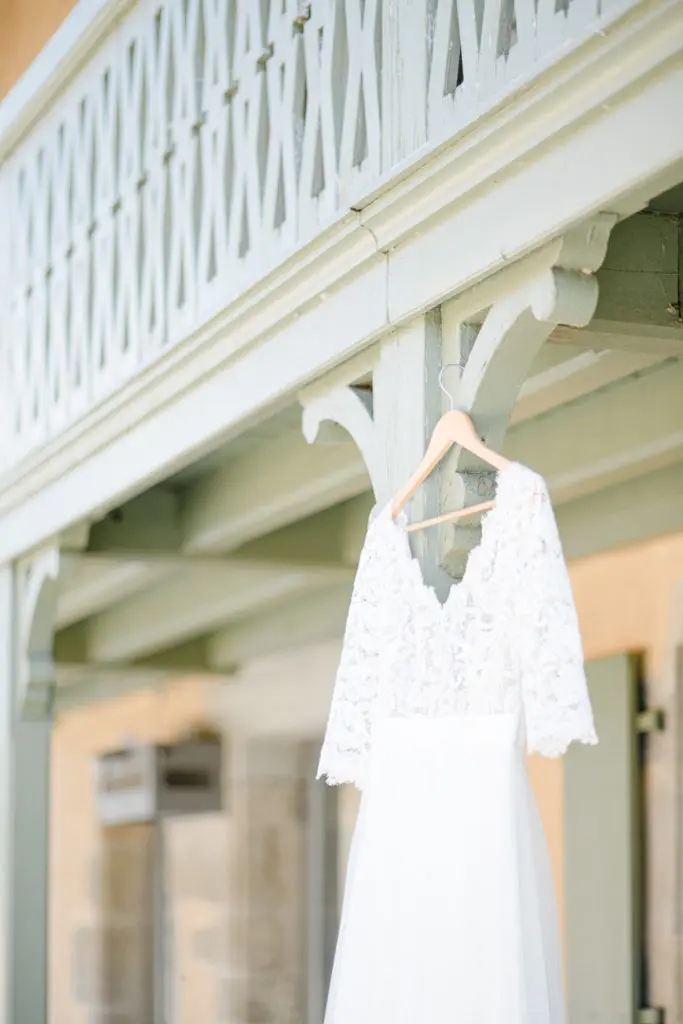 mariage, portes des iris, Morges, photographe de mariage portes des iris, photographe de mariage Provence, wedding photographer Drome Provence, wedding engagement session, tenue demoiselle d'honneur, photographe mariage Suisse