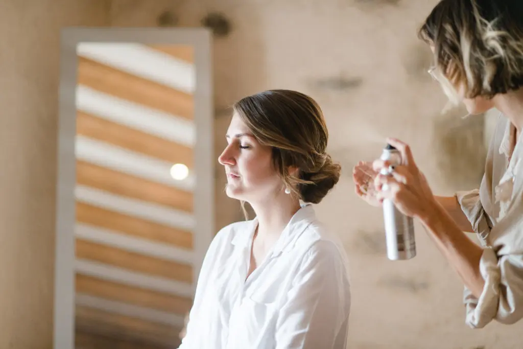 mariage, portes des iris, Morges, photographe de mariage portes des iris, photographe de mariage Provence, wedding photographer Drome Provence, wedding engagement session, tenue demoiselle d'honneur, photographe mariage Suisse
