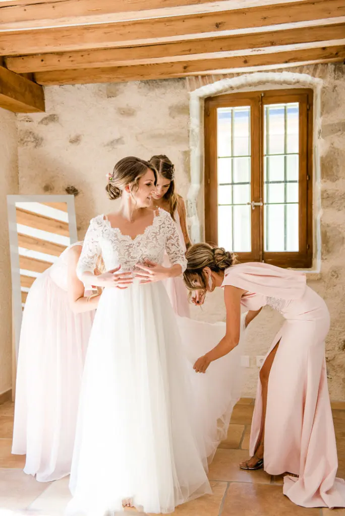 mariage, portes des iris, Morges, photographe de mariage portes des iris, photographe de mariage Provence, wedding photographer Drome Provence, wedding engagement session, tenue demoiselle d'honneur, photographe mariage Suisse
