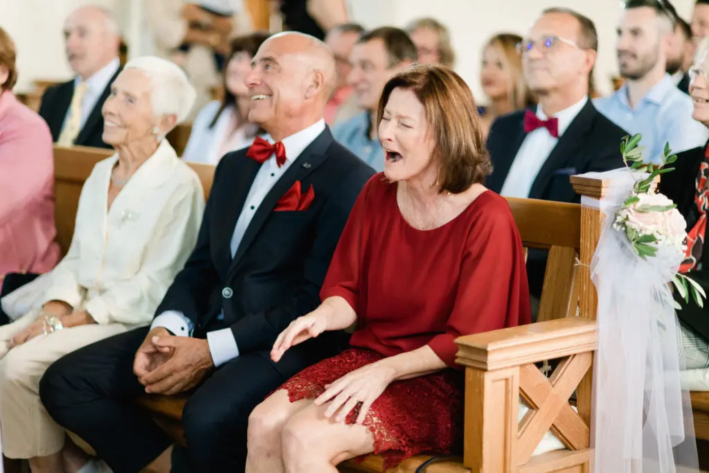 mariage, portes des iris, Morges, photographe de mariage portes des iris, photographe de mariage Provence, wedding photographer Drome Provence, wedding engagement session, tenue demoiselle d'honneur, photographe mariage Suisse