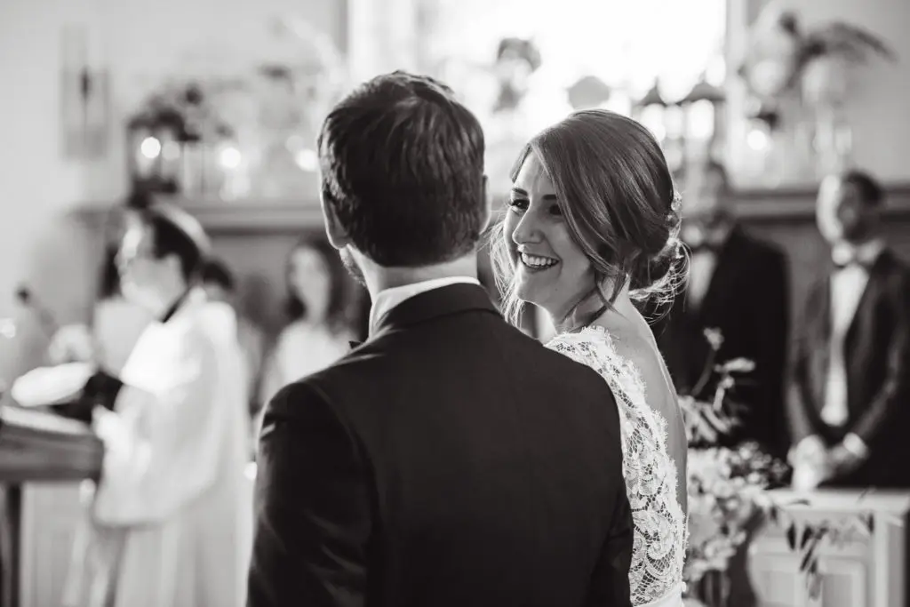 mariage, portes des iris, Morges, photographe de mariage portes des iris, photographe de mariage Provence, wedding photographer Drome Provence, wedding engagement session, tenue demoiselle d'honneur, photographe mariage Suisse