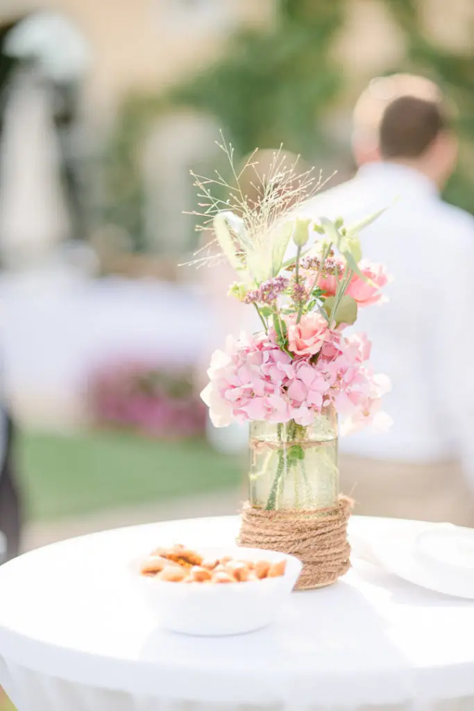 mariage, portes des iris, Morges, photographe de mariage portes des iris, photographe de mariage Provence, wedding photographer Drome Provence, wedding engagement session, tenue demoiselle d'honneur, photographe mariage Suisse